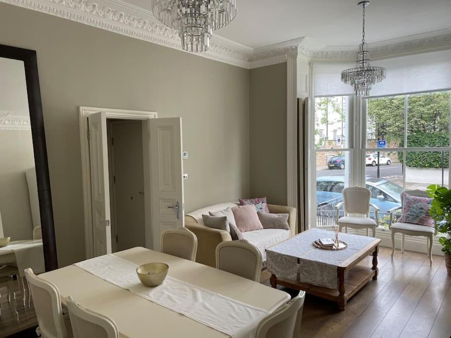 Stylish 3-Bedroom Flat In Kensington London Exteriör bild