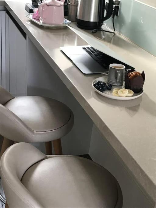 Stylish 3-Bedroom Flat In Kensington London Exteriör bild
