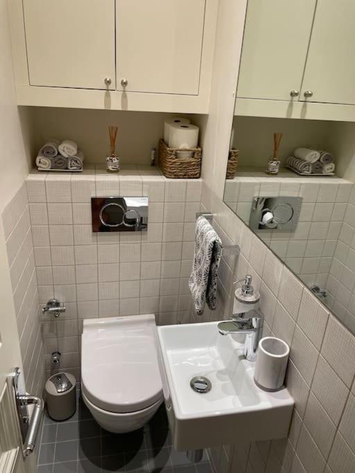 Stylish 3-Bedroom Flat In Kensington London Exteriör bild