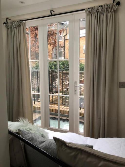 Stylish 3-Bedroom Flat In Kensington London Exteriör bild