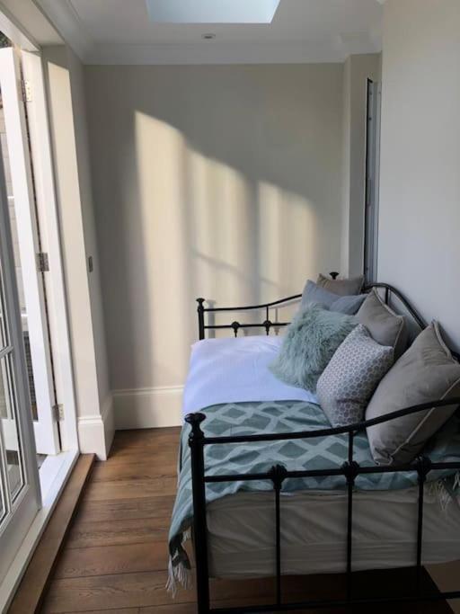 Stylish 3-Bedroom Flat In Kensington London Exteriör bild